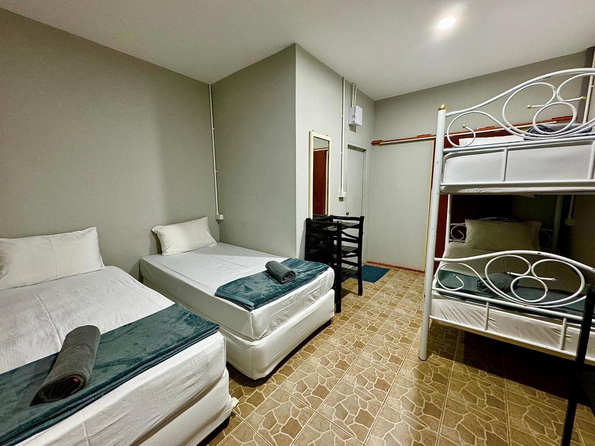 Eclipse Hostel And Bar Haad Rin Bagian luar foto