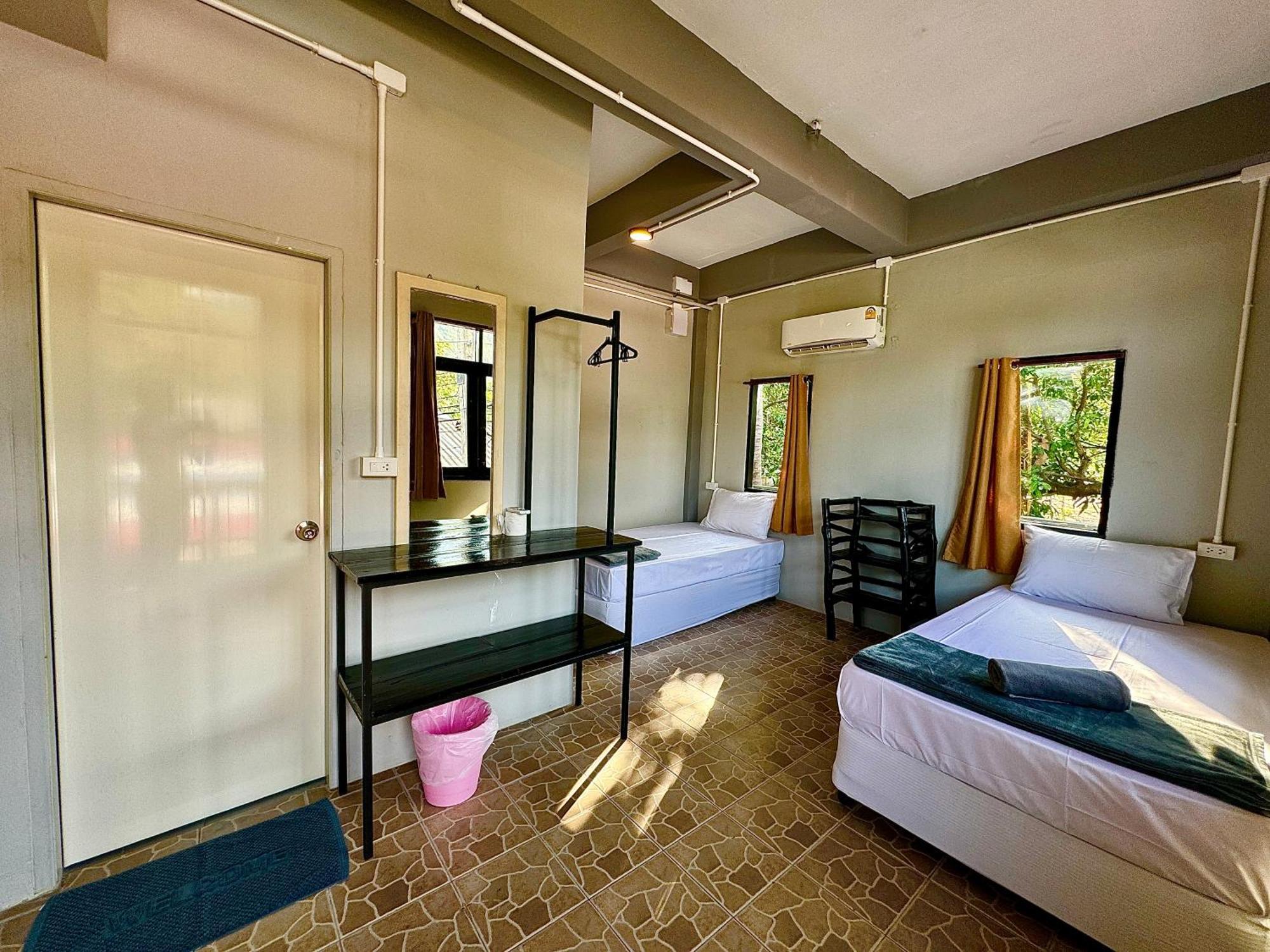 Eclipse Hostel And Bar Haad Rin Bagian luar foto