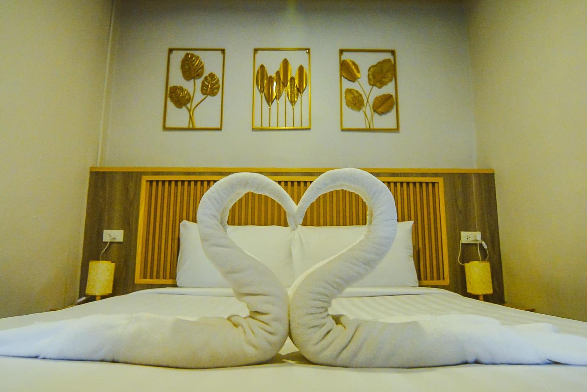 Eclipse Hostel And Bar Haad Rin Bagian luar foto